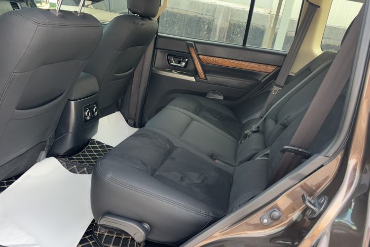 Used Mitsubishi Pajero 2018 3.0L Automatic Comfort Edition Interior 3