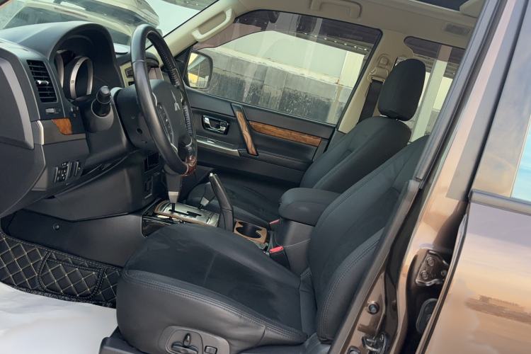 Used Mitsubishi Pajero 2018 3.0L Automatic Comfort Edition Left Front Seat