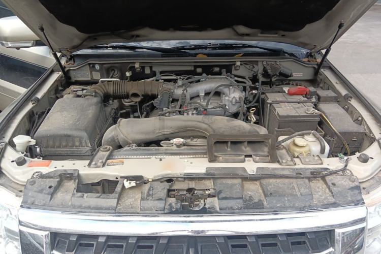 Used Mitsubishi Pajero 2018 3.0L Automatic Standard Edition Engine Bay