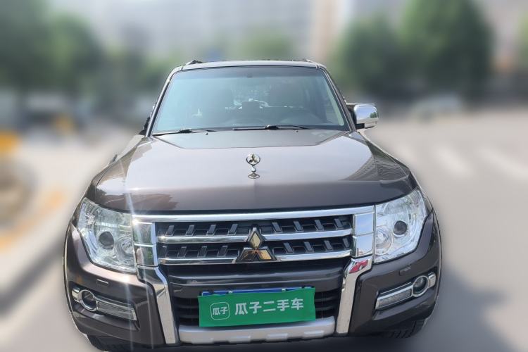 Used Mitsubishi Pajero  Front