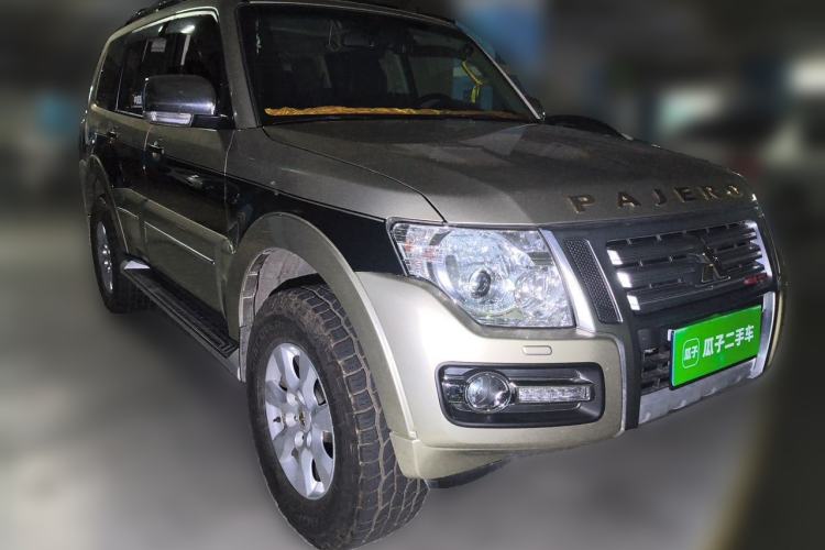 Used Mitsubishi Pajero 2018 3.0L Automatic Prestige Edition Front Right 45 Deg