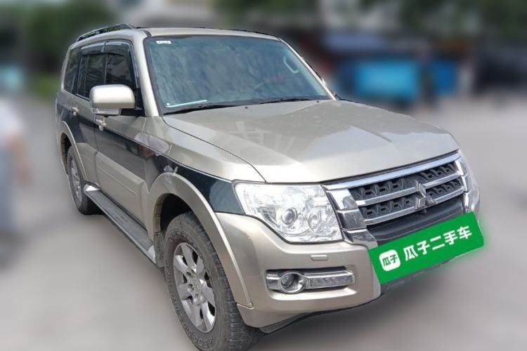 Used Mitsubishi Pajero 2018 3.0L Automatic Standard Edition Front Right 45 Deg