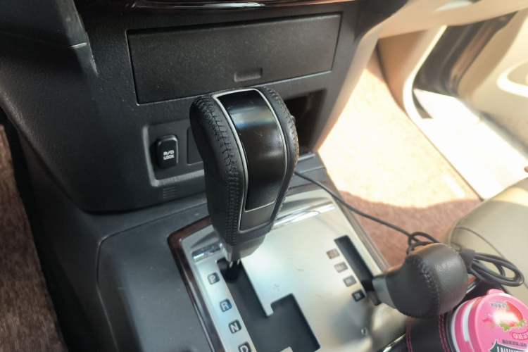 Used Mitsubishi Pajero  Gear Lever