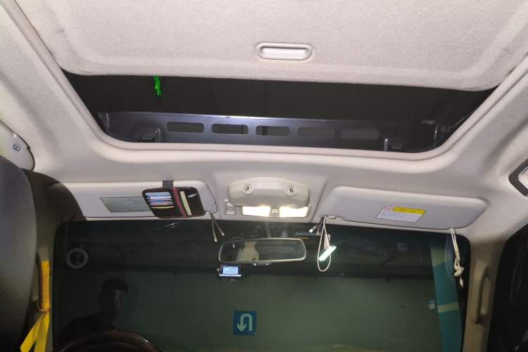 Used Mitsubishi Pajero 2018 3.0L Automatic Prestige Edition Headliner