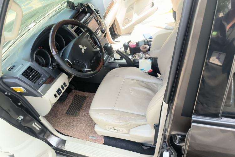 Used Mitsubishi Pajero  Left Front Seat