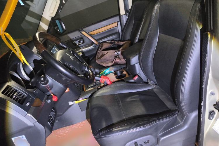 Used Mitsubishi Pajero 2018 3.0L Automatic Prestige Edition Left Front Seat