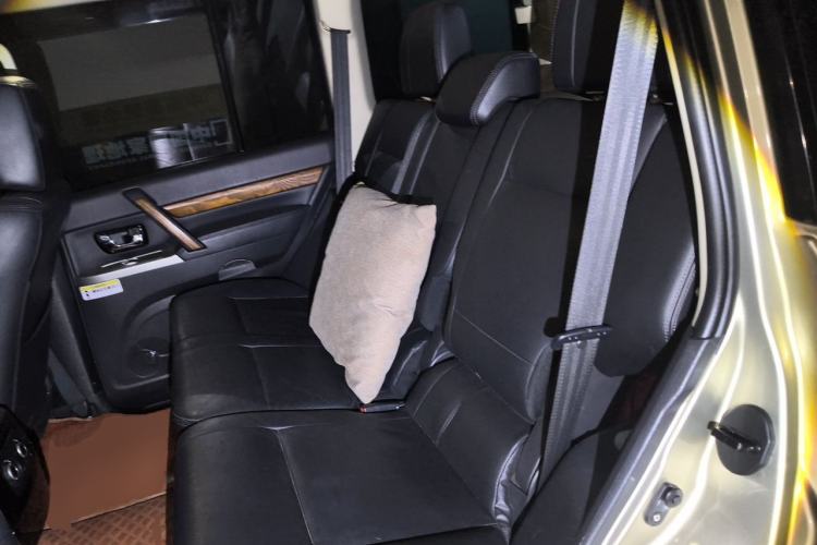 Used Mitsubishi Pajero 2018 3.0L Automatic Prestige Edition Left Rear Seat