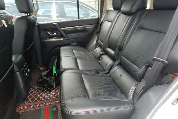 Used Mitsubishi Pajero 2018 3.0L Automatic Standard Edition Left Rear Seat