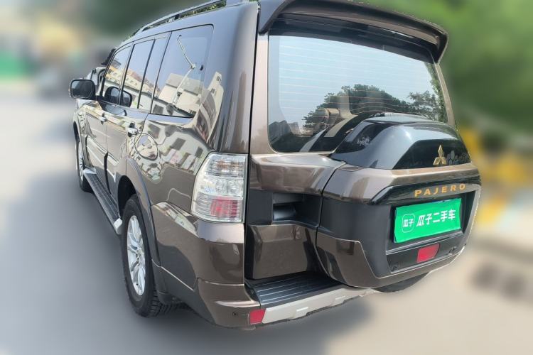Used Mitsubishi Pajero  Rear Left 45 Deg