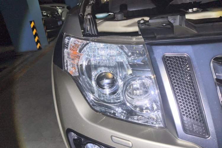 Used Mitsubishi Pajero 2018 3.0L Automatic Prestige Edition Right Front Headlight