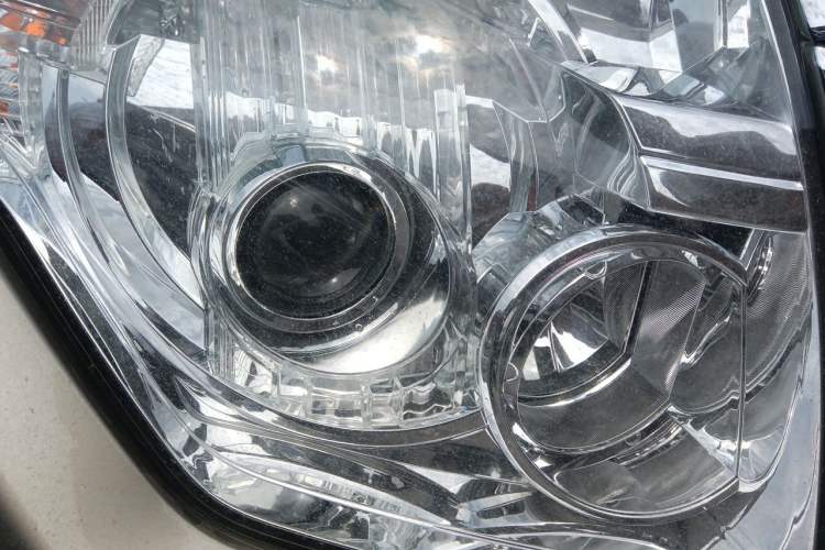 Used Mitsubishi Pajero 2018 3.0L Automatic Standard Edition Right Front Headlight