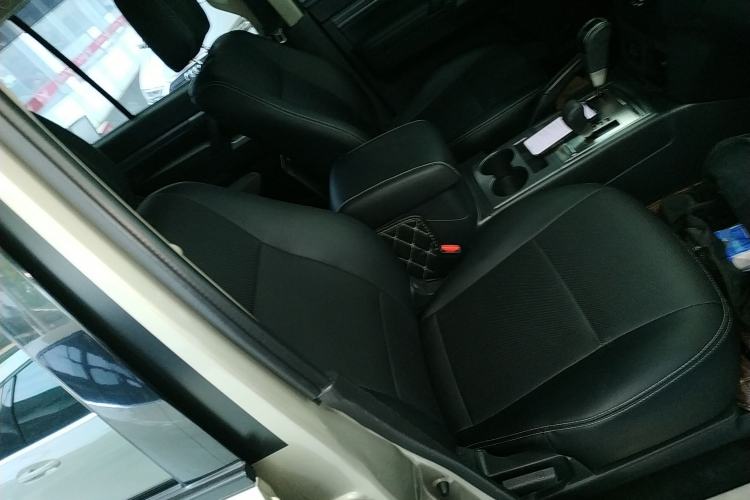 Used Mitsubishi Pajero 2018 3.0L Automatic Standard Edition Right Front Seat
