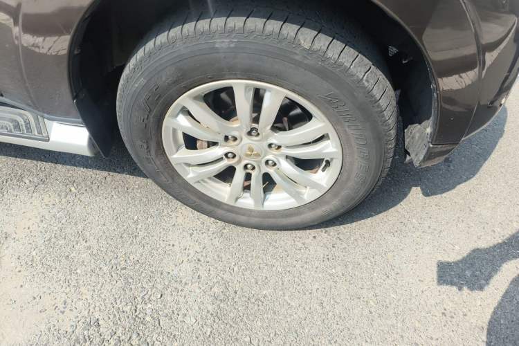 Used Mitsubishi Pajero  Right Front Wheel Hub