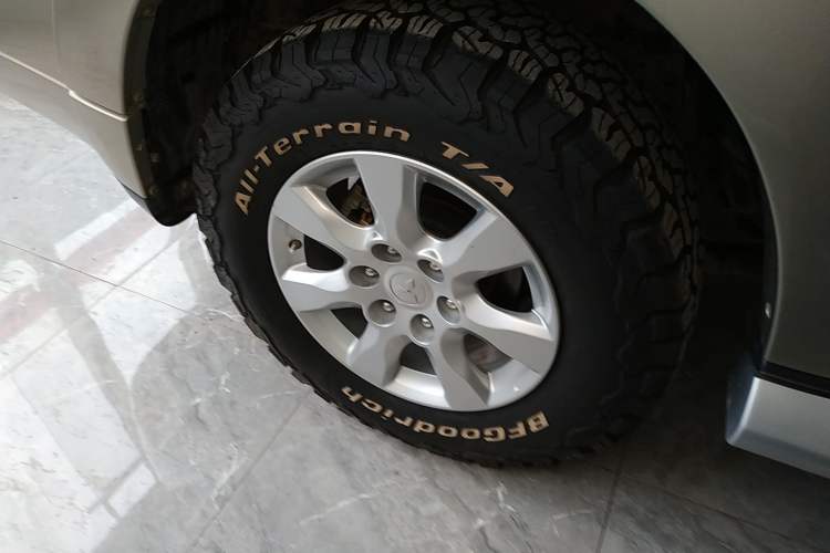Used Mitsubishi Pajero 2018 3.0L Automatic Standard Edition Right Rear Wheel Hub