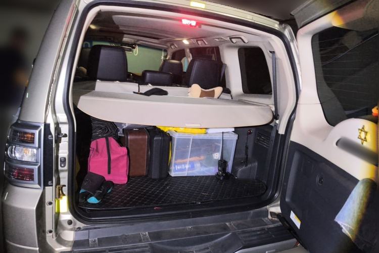 Used Mitsubishi Pajero 2018 3.0L Automatic Prestige Edition Trunk