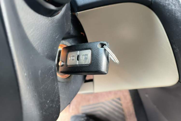 Used Mitsubishi Pajero  Vehicle Key