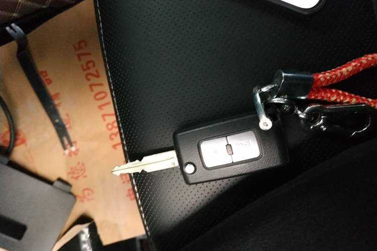 Used Mitsubishi Pajero 2018 3.0L Automatic Standard Edition Vehicle Key