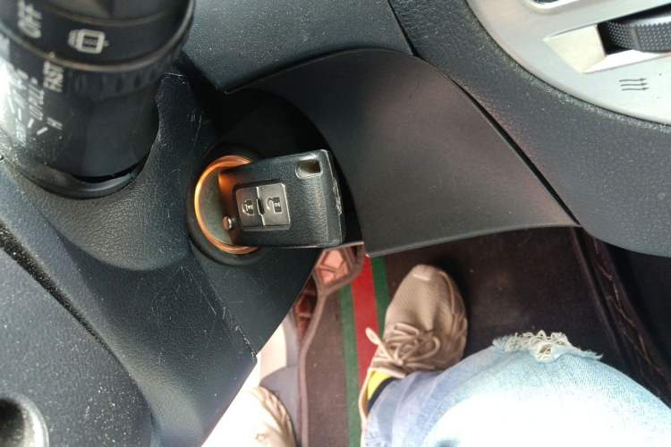 Used Mitsubishi Pajero 2018 3.0L Automatic Standard Edition Vehicle Key