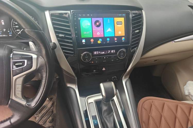 Used Mitsubishi Pajero  Audio And AC Panel