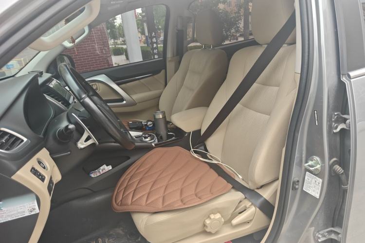 Used Mitsubishi Pajero  Left Front Seat