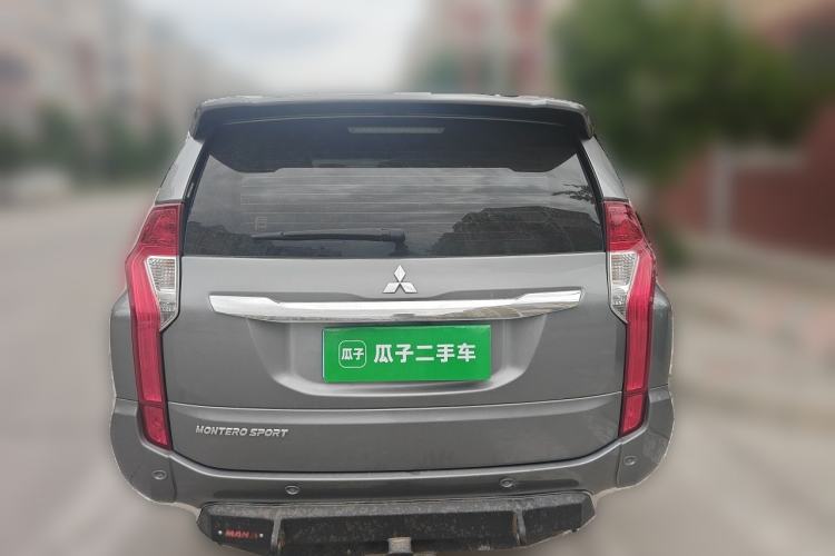 Used Mitsubishi Pajero  Rear