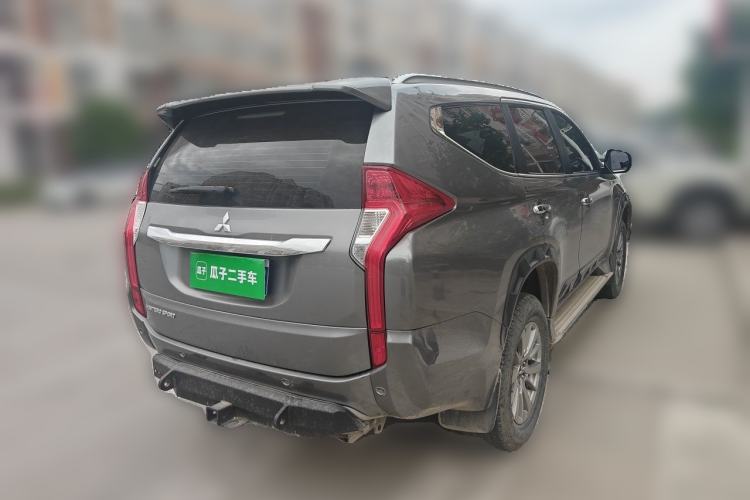 Used Mitsubishi Pajero  Rear Right 45 Deg