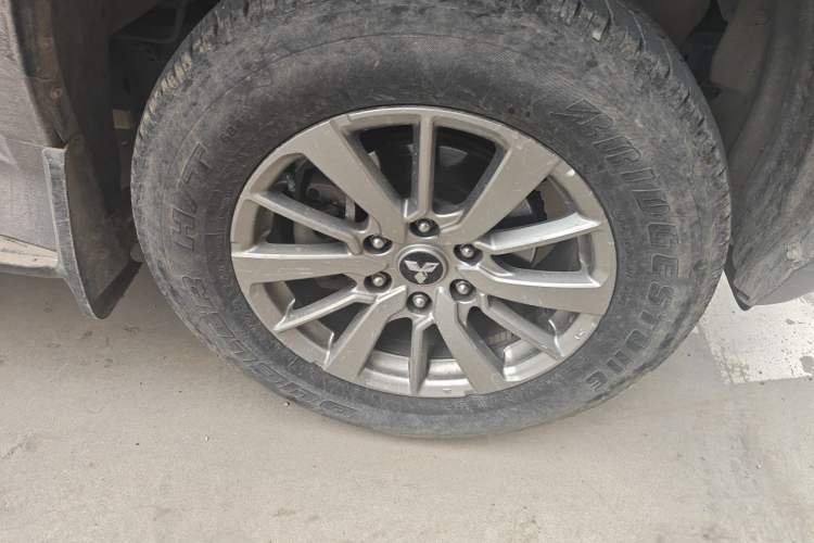 Used Mitsubishi Pajero  Right Front Wheel Hub