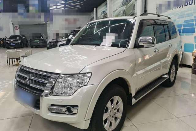 Ojetý Mitsubishi Pajero 2018 3.0L Automatic Luxury Edition