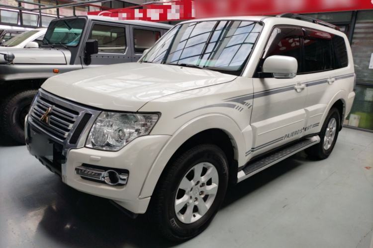 Used Mitsubishi Pajero 2018 3.0L Automatic Standard Edition Guazi used car, China used car export, Used car for sale, Used  cars, Cheapest cars for sale