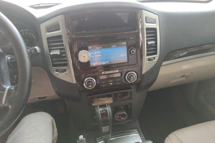 Used Mitsubishi Pajero 2018 V97 3.8L 5-Door GLS Sunroof – Middle East Audio And AC Panel