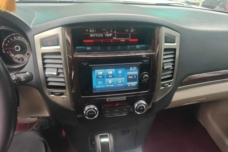 Used Mitsubishi Pajero 2018 V97 3.8L 5-Door GLS Sunroof – Middle East Audio And AC Panel