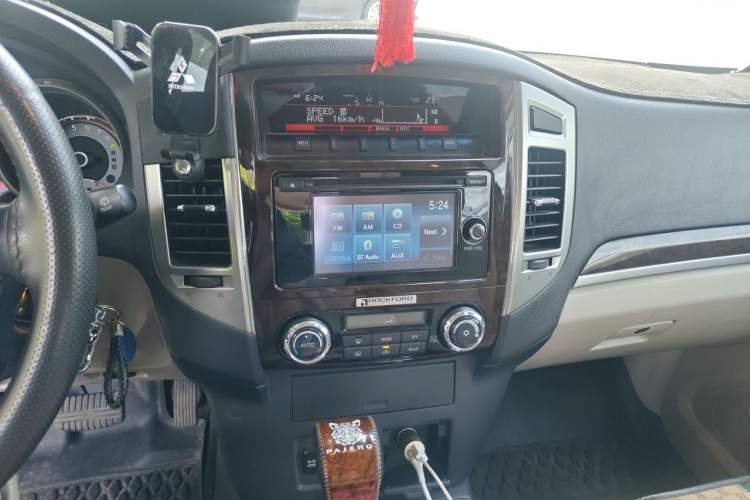 Used Mitsubishi Pajero 2018 V97 3.8L 5-Door GLS Sunroof – Middle East Audio And AC Panel