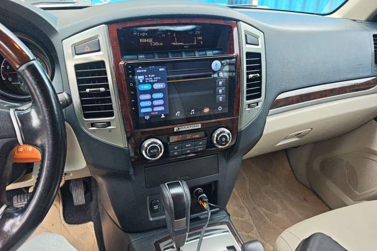 Used Mitsubishi Pajero  Audio And AC Panel