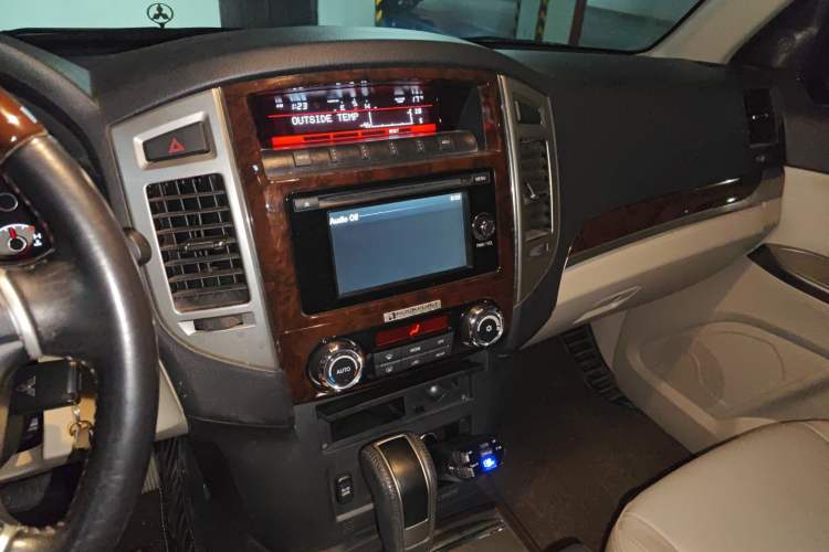 Used Mitsubishi Pajero 2018 V97 3.8L 5-Door GLS Sunroof Dual Differential – Middle East Audio And AC Panel