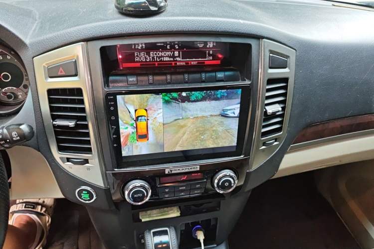 Used Mitsubishi Pajero  Audio And AC Panel