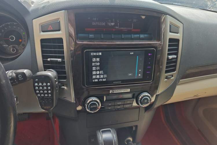 Used Mitsubishi Pajero  Audio And AC Panel