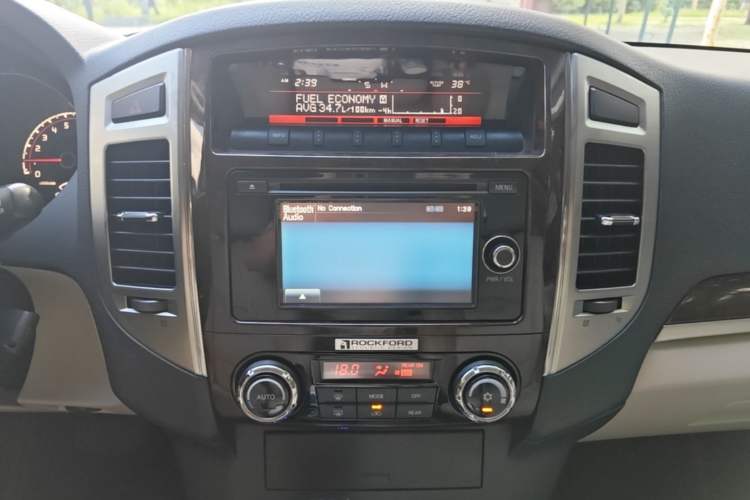 Used Mitsubishi Pajero 2018 V97 3.8L 5-Door GLS Sunroof – Middle East Audio And AC Panel