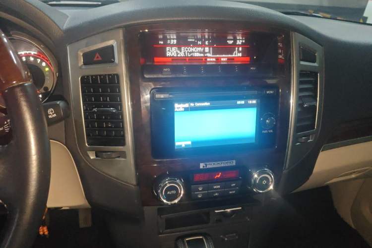 Used Mitsubishi Pajero 2018 V97 3.8L 5-Door GLS Sunroof – Middle East Audio And AC Panel