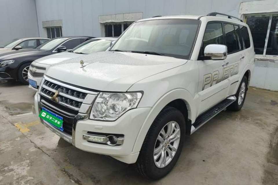 Mitsubishi Pajero 2018