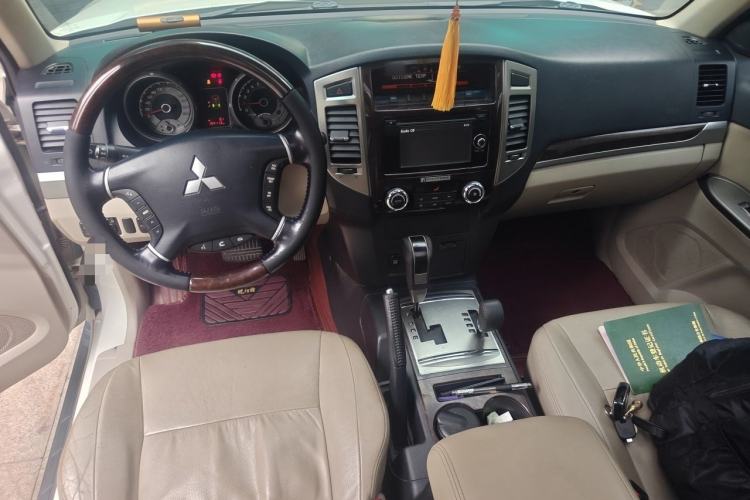 Used Mitsubishi Pajero 2018 V97 3.8L 5-Door GLS Sunroof – Middle East Center Console