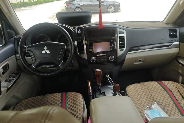 Used Mitsubishi Pajero 2018 V97 3.8L 5-Door GLS Sunroof – Middle East Center Console