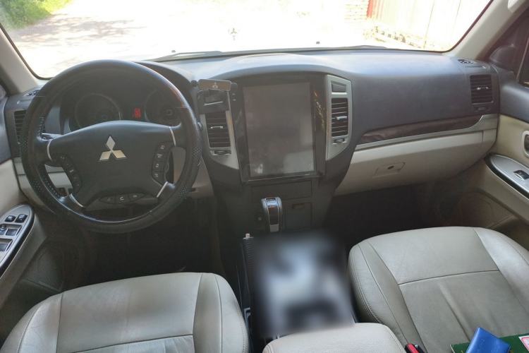 Used Mitsubishi Pajero 2018 V97 3.8L 5-Door GLS Sunroof Single-Difference Model – Middle East Center Console