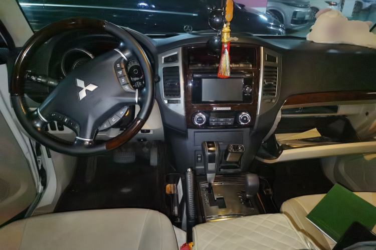 Used Mitsubishi Pajero 2018 V97 3.8L 5-Door GLS Sunroof Single-Difference Model – Middle East Center Console