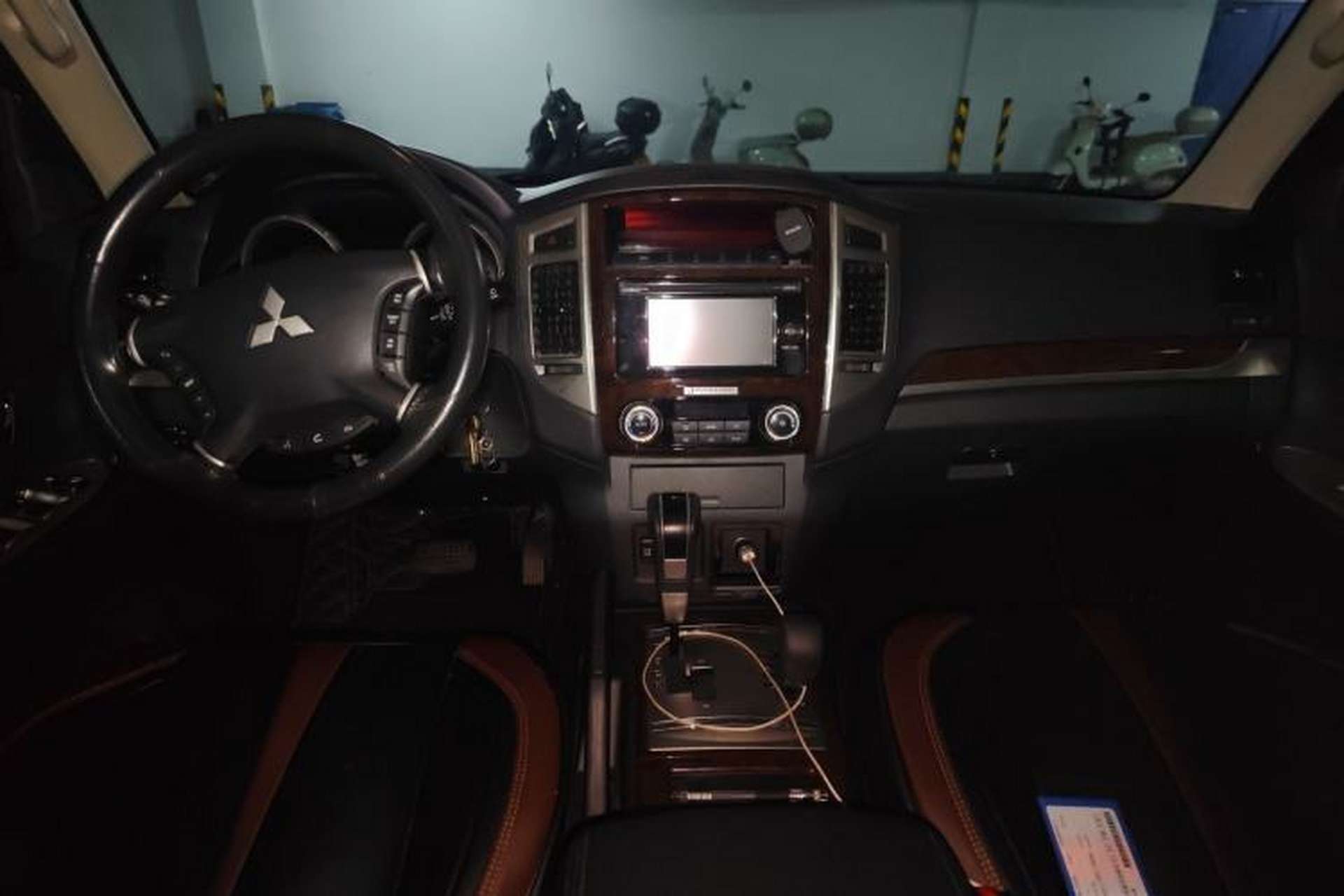 Used Mitsubishi Pajero  Center Console