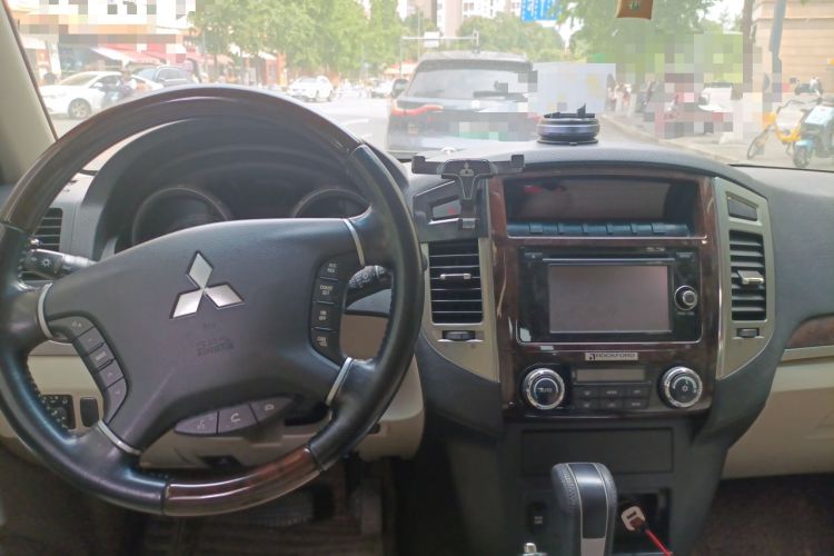 Used Mitsubishi Pajero 2018 V97 3.8L 5-Door GLS Sunroof – Middle East Center Console