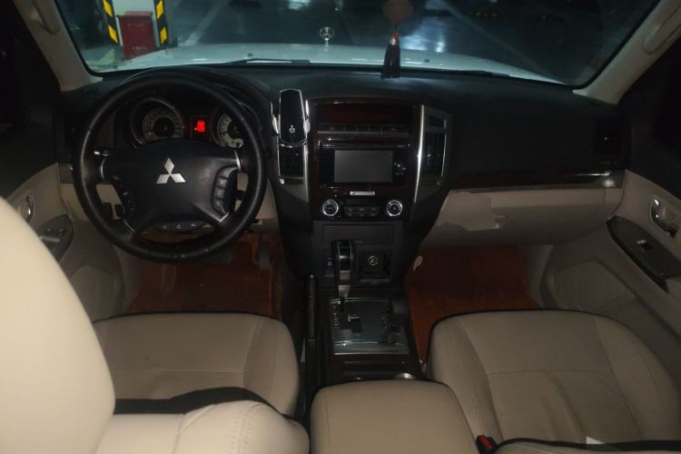 Used Mitsubishi Pajero 2018 V97 3.8L 5-Door GLS Sunroof Single-Difference Model – Middle East Center Console