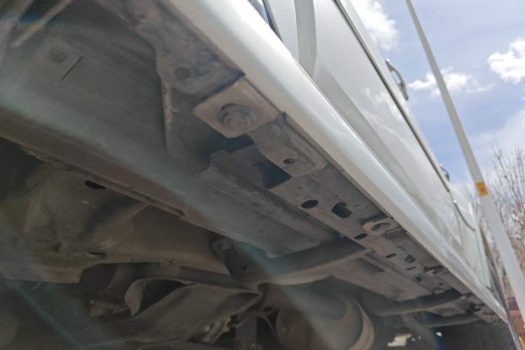 Used Mitsubishi Pajero  Chassis Front Left