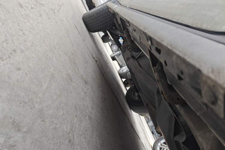 Used Mitsubishi Pajero 2018 3.0L Automatic Standard Edition Chassis Front Right