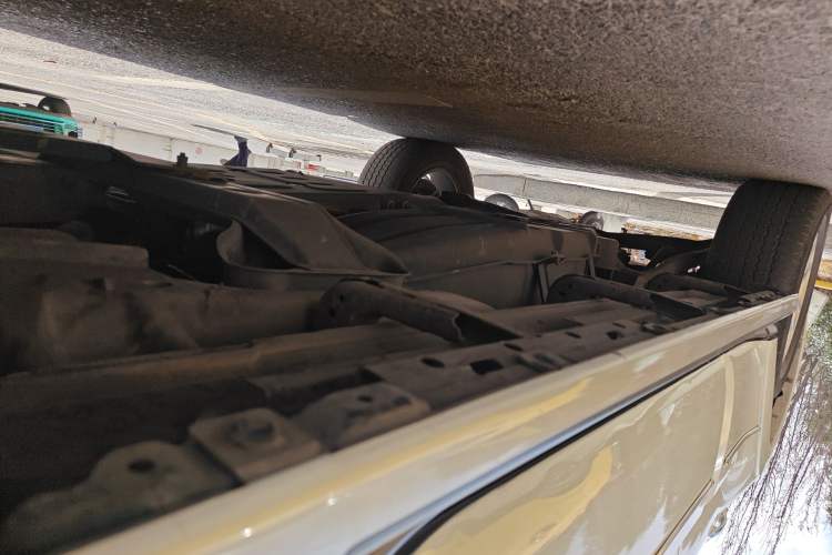 Used Mitsubishi Pajero  Chassis Front Right