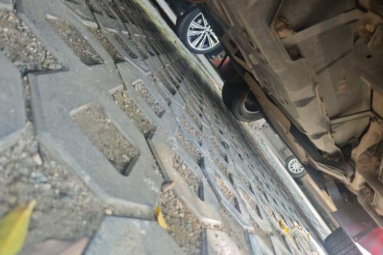 Used Mitsubishi Pajero  Chassis Rear Right